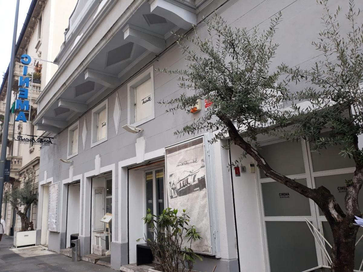 La Locanda Del Teatro Милан Экстерьер фото